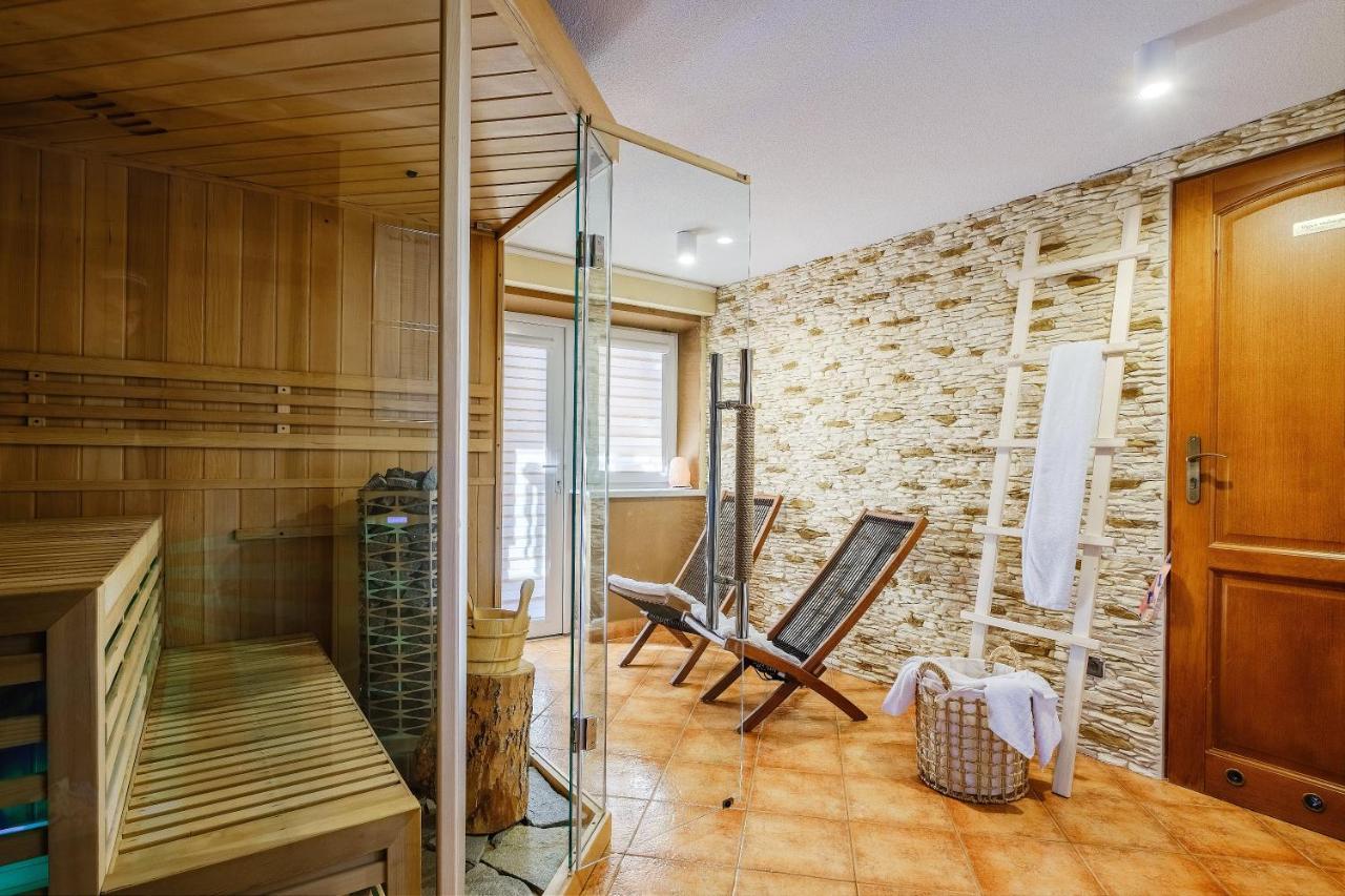פורונין Willa Jodla Jacuzzi&Sauna מראה חיצוני תמונה