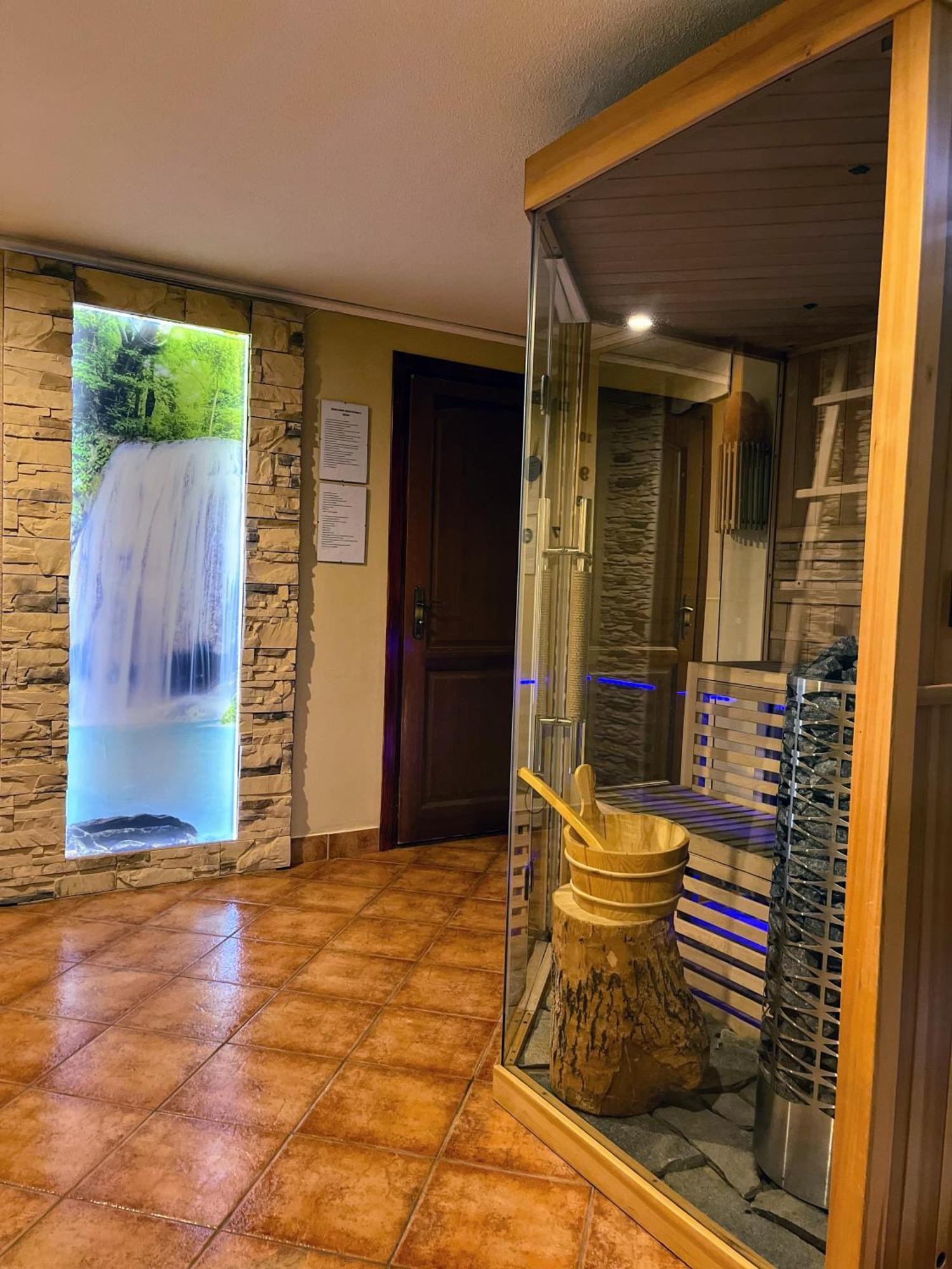 פורונין Willa Jodla Jacuzzi&Sauna מראה חיצוני תמונה